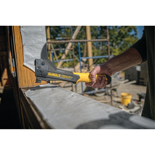 Pistolet-agrafeur en fibre de carbone composite, 5/16" - 1/2" Air Extreme Inc.