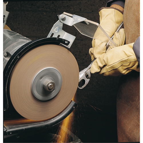 Meules d'abrasion & de polissage Scotch-brite, 6" dia. x 1" la, Arbre 1", Oxyde d'aluminium Air Extreme Inc.