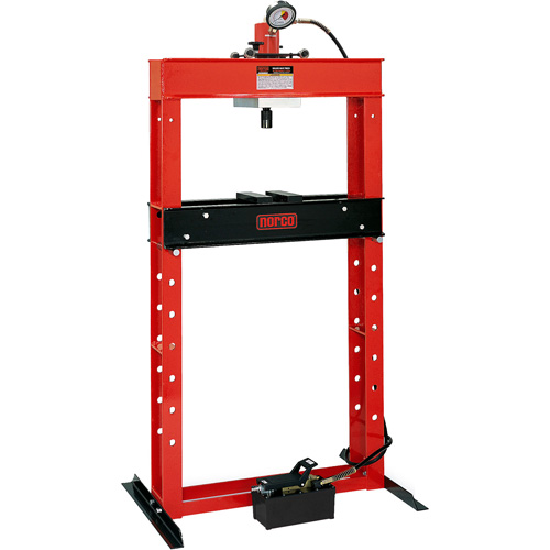 Presse pour atelier op&eacute;r&eacute;e par une pompe hydraulique &agrave; air, Capacit&eacute; 25 tonnes Air Extreme Inc.