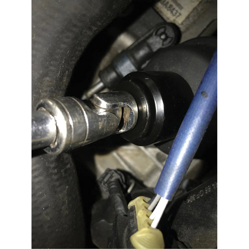 Douille pour filtre &agrave; carburant Cummins 6,7 L - 28 mm Air Extreme Inc.