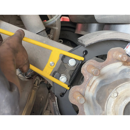 Outil pour ressorts de frein de camion et de remorque Air Extreme Inc.