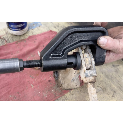 Presse-axe de chape de frein pour camions de classes 6 &agrave; 8 Air Extreme Inc.