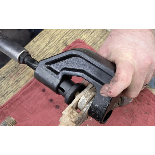 Presse-axe de chape de frein pour camions de classes 6 &agrave; 8 Air Extreme Inc.