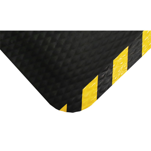 Tapis Hog Heaven, Losange, 4-4/5' x 8' x 5/8", Noir/Jaune, Nitrile Air Extreme Inc.