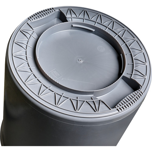 Contenant gris Titan pour d&eacute;chets, Plastique, 20 gal. US Air Extreme Inc.