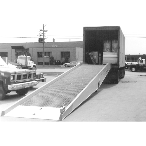 Mobile Yard Ramp, 16000 lbs. Capacity, 84" W x 36' L Air Extreme Inc.