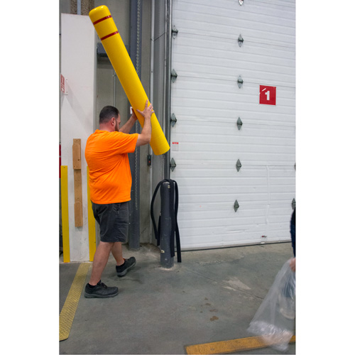 Capuchon en poly&eacute;thyl&egrave;ne pour borne de protection, 4-1/2" dia. x 64" l, Rouge/Jaune Air Extreme Inc.