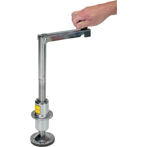 Screw-Style Levelling Jack Air Extreme Inc.