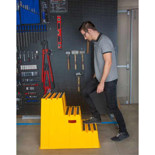 Escabeau industriel, 3 marches, 34-13/16" x 22-7/16" x Hauteur 28-1/2" Air Extreme Inc.