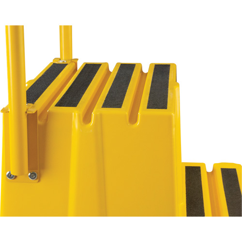 Escabeau industriel, 4 marches, 44" x 22-1/4" x Hauteur 65-1/8" Air Extreme Inc.