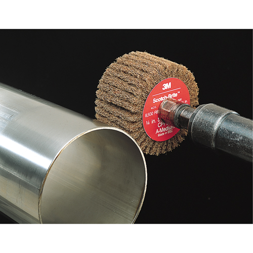Brosses &agrave; lamelles Scotch-Brite, 2" dia. x 1" la, Arbre 1/4", Oxyde d'aluminium Air Extreme Inc.