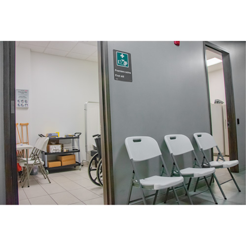 Folding Chairs, Polyethylene, White, 350 lbs. Weight Capacity Air Extreme Inc.