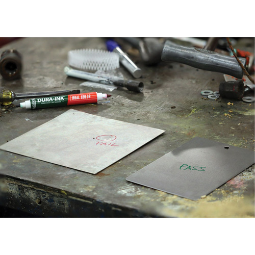 Marqueur &agrave; encre permanente et double couleur Markal Dura-Ink, Vert/Rouge, Pointe Ronde Air Extreme Inc.