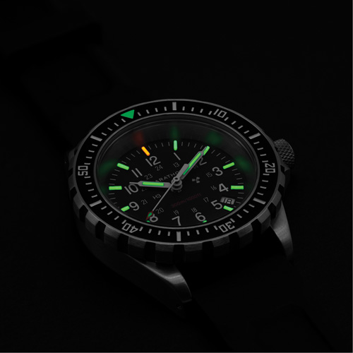 Grande montre automatique de plong&eacute;e, Num&eacute;rique, &agrave; piles, 41 mm, Noir Air Extreme Inc.