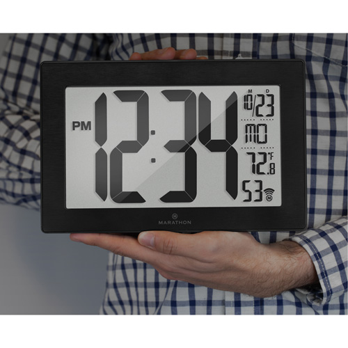 Horloge murale &agrave; r&eacute;glage et ajustement automatiques avec support, Num&eacute;rique, &agrave; piles, Noir Air Extreme Inc.