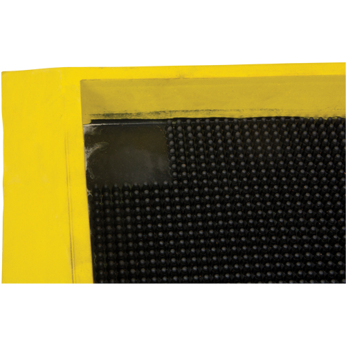 Tapis pour l'assainissement des chaussures, Caoutchouc, 2-2/3' la x 3-1/4' lo x 2-1/2" &eacute;pais, Jaune Air Extreme Inc.