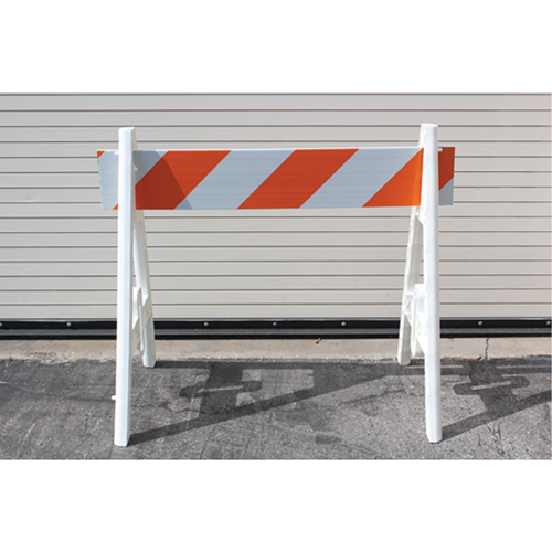 Barricades, En A, 96" lo x 40" h, Orange/Blanc Air Extreme Inc.