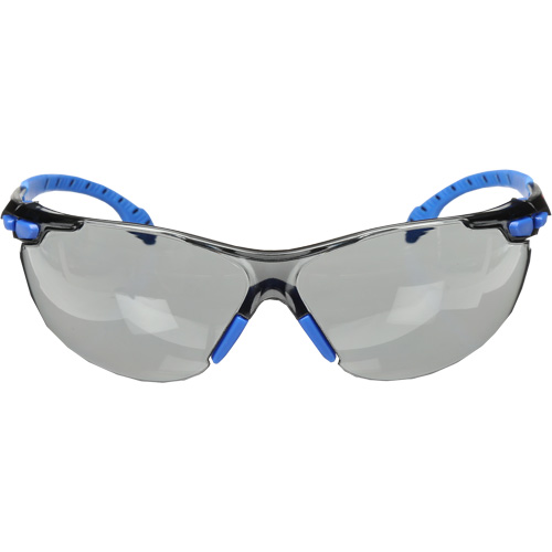 Lunettes de s&eacute;curit&eacute; Solus avec lentilles Scotchgard, Lentille Grise/fum&eacute;e, Antibu&eacute;e, R&eacute;pond ou surpasse la norme CSA Z94.3 Air Extreme Inc.