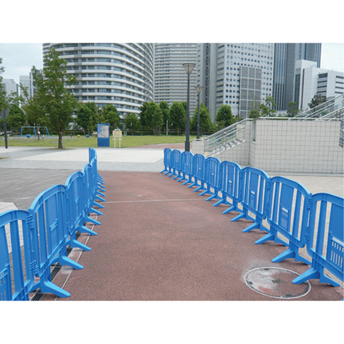 Minit Barricade, Interlocking, 49" L x 39" H, Yellow Air Extreme Inc.