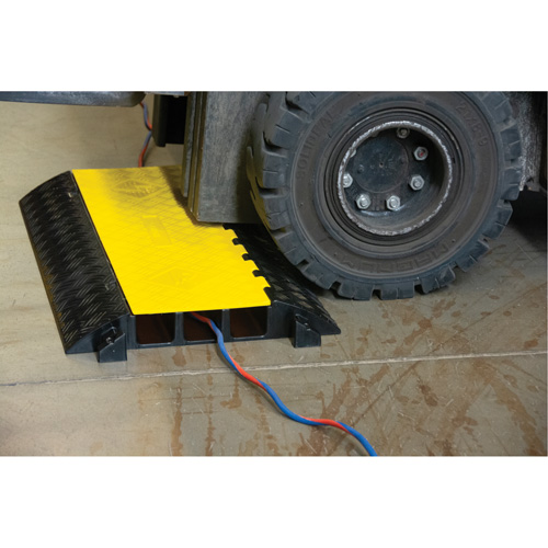 Polyurethane Cable Protector, 3 Channels, 35.43" L x 19.69" W x 3" H Air Extreme Inc.