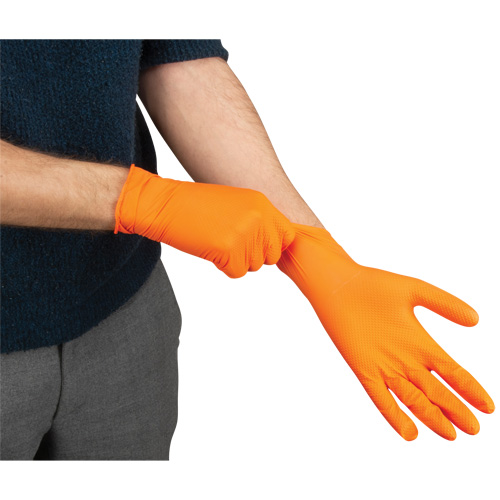Gants d'examen de poids lourd &agrave; prise tactile, Moyen, Nitrile, 8 mils, Sans poudre, Orange Air Extreme Inc.