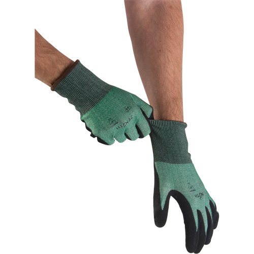 Gants l&eacute;gers et haute dext&eacute;rit&eacute; r&eacute;sistants &agrave; la coupe, Taille 10, Calibre 21, Rev&ecirc;tement Mousse de nitrile, Enveloppe en Acier inoxydable/PEHP, ASTM ANSI niveau A3 Air Extreme Inc.