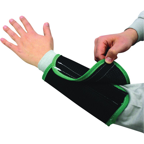 Manchette en maille de canne &agrave; double &eacute;paisseur Kut Gard, Nylon, 9", ASTM ANSI niveau A4, Noir Air Extreme Inc.