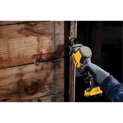 Scie alternative sans fil Max* (outil seulement), 12 V, Lithium-ion Bloc-pile, 0-2800 coups/min Air Extreme Inc.