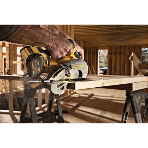 Scie circulaire sans balai Flexvolt Max avec frein &eacute;lectrique (outil seulement), 7-1/4", 60 V Air Extreme Inc.