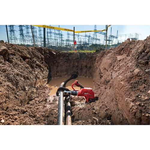 Coupe-c&acirc;ble pour c&acirc;bles souterrains de 3" M18 Force Logic avec t&eacute;l&eacute;commande sans fil Air Extreme Inc.