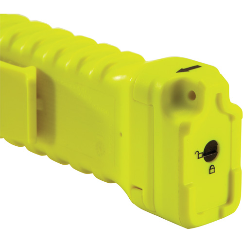 Magnetic Right Angle Flashlight, LED, 336 Lumens, AA Batteries Air Extreme Inc.