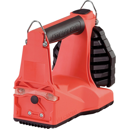 Lanterne multifonctionnelle 180 Vulcan, DEL, 1200 lumens, 5.75 hres de fonctionnement, piles Rechargeable, Compris Air Extreme Inc.