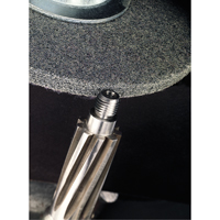 Meules homog&egrave;nes d'&eacute;barbage EXL Scotch-Brite, 1" x 1", Arbre de 3/16", Grain de 2A, Oxyde d'aluminium Air Extreme Inc.
