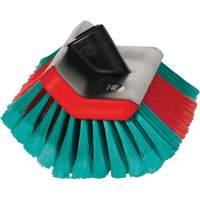 Brosse &agrave; alimentation en eau pour nettoyage des parties hautes et basses des v&eacute;hicules de la s&eacute;rie Transport Air Extreme Inc.