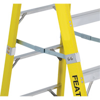 Industrial Heavy-Duty Stepladders (6400 Series), 4', Fibreglass, 300 lbs. Capacity, Type 1A Air Extreme Inc.