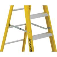 Industrial Heavy-Duty Stepladders (6900 Series), 4', Fibreglass, 300 lbs. Capacity, Type 1A Air Extreme Inc.