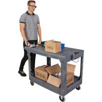 Chariot utilitaire pour l'entretien avec tablette plate, 2 tiers, 25-1/4" x 32-1/4" x 44", Capacit&eacute; 550 lb Air Extreme Inc.