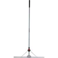 R&acirc;teau &agrave; niveler pour am&eacute;nagement paysager avec t&ecirc;te pliante, Manche Fibre de verre, 36" la, Lame Aluminium Air Extreme Inc.