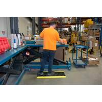 Tapis antifatigue, Losange, 1-2/3' x 3-1/4' x 3/4", Noir/Jaune, Polyur&eacute;thane Air Extreme Inc.