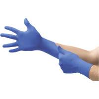 Gants jetables N21 MICROFLEX, 6,5/7/Petit, Nitrile, 4,7 mils/5,5-mil, Sans poudre, Cobalt, Classe 2 Air Extreme Inc.