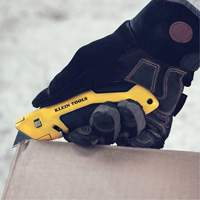Self-Retracting Utility Knife, Steel, Cushion Handle Air Extreme Inc.