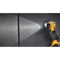 Lampe de travail Max, DEL, 110 lumens, 11 hres de fonctionnement, Bloc-pile Rechargeable, Plastique Air Extreme Inc.