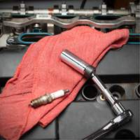 Douille magn&eacute;tique pivotante &agrave; six pans pour bougie d'allumage  Air Extreme Inc.