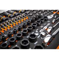 Jeu d'outils pour m&eacute;canicien Bolt Biter dans un plateau de rangement en mousse 97 mcx Air Extreme Inc.